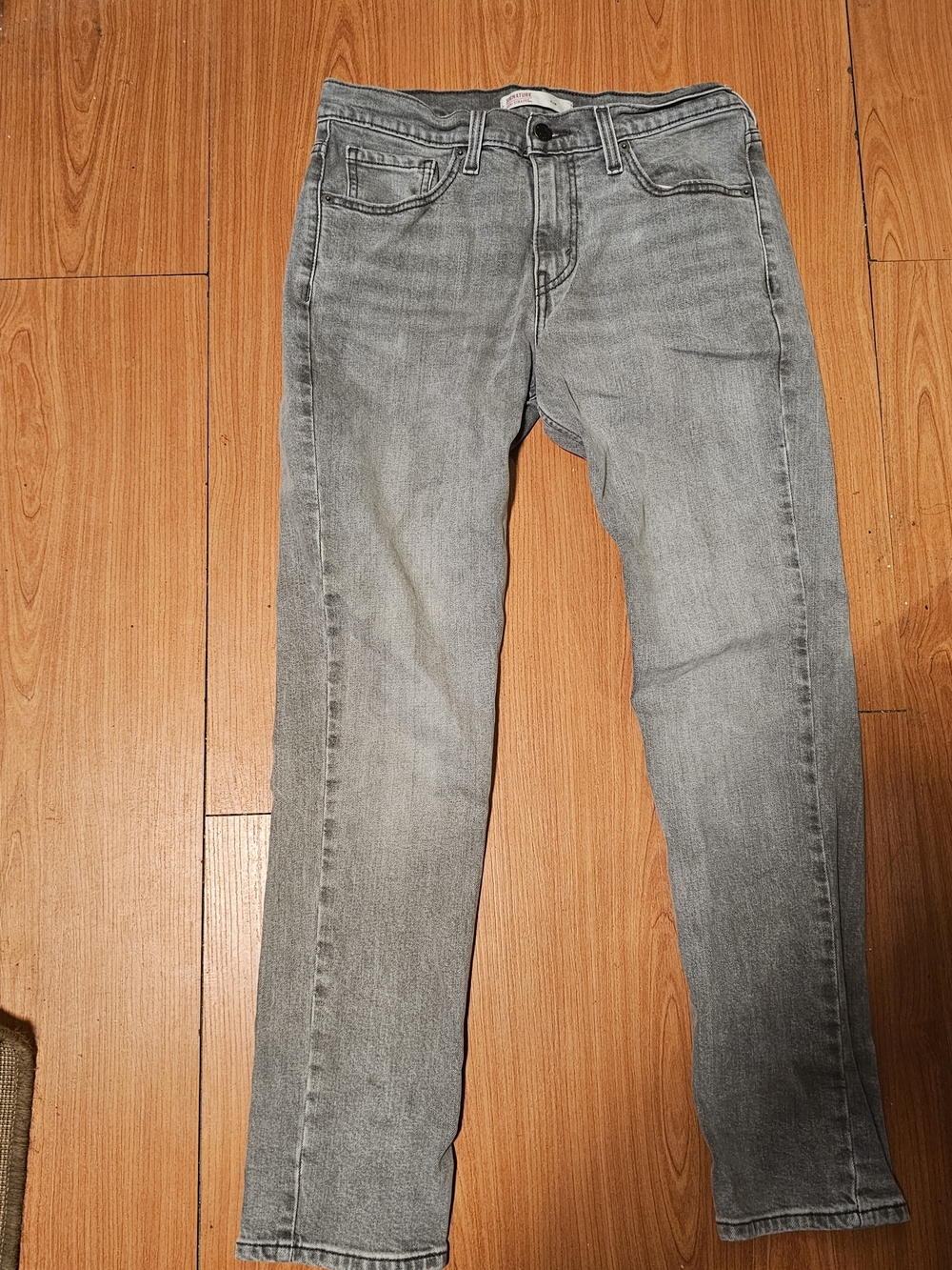 Signature by Levi Strauss Men's Slim Jeans in Light Gray